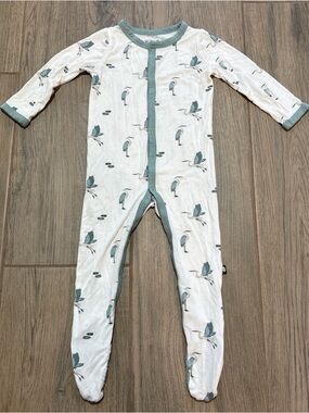 Kyte Baby Bamboo One-Piece Footed Pajama in Blue Heron Print 6-12 Months